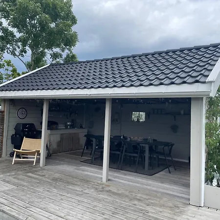 Ferienhaus Nydelig Fritidsbolig Med Sjoutsikt Arendal