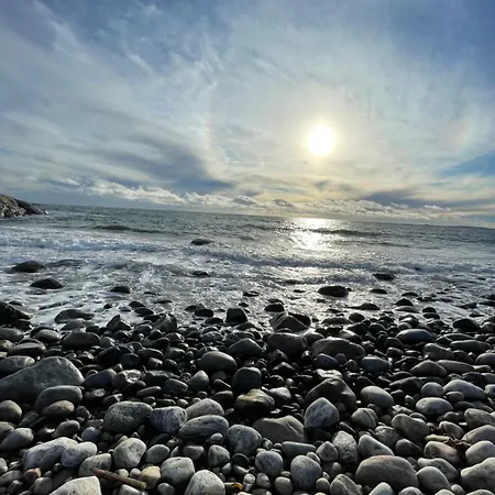 Nydelig Fritidsbolig Med Sjoutsikt Ferienhaus *