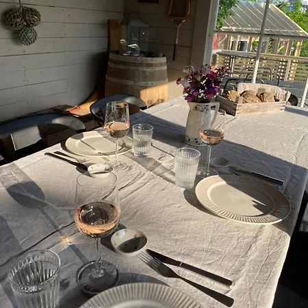 Nydelig Fritidsbolig Med Sjoutsikt