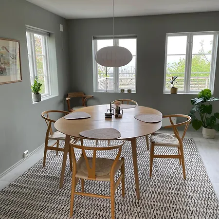 Nydelig Fritidsbolig Med Sjoutsikt Ferienhaus *