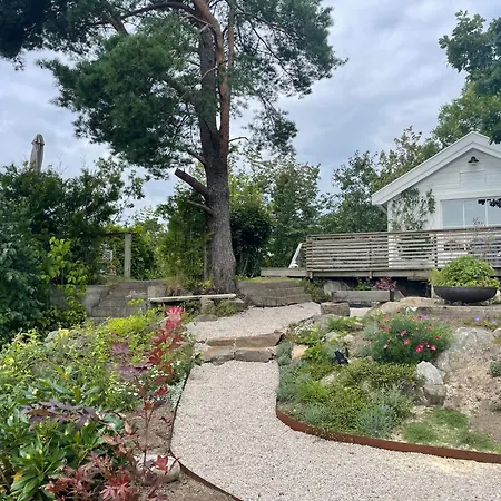 Nydelig Fritidsbolig Med Sjoutsikt