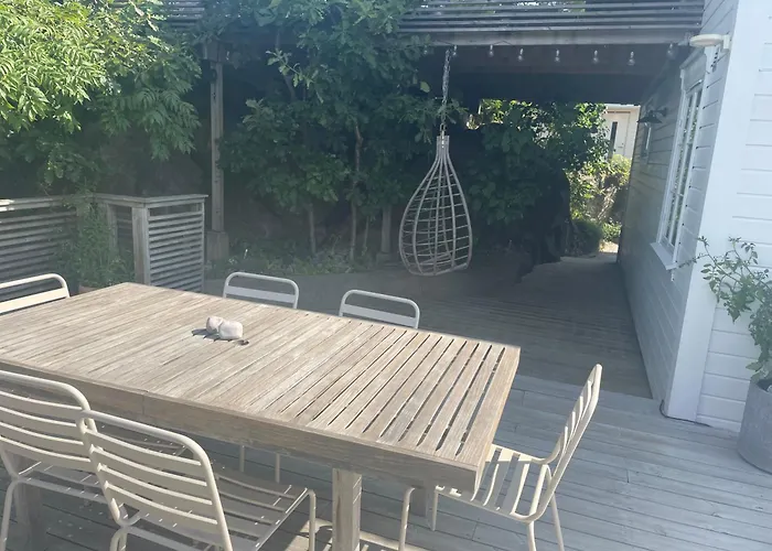 Nydelig Fritidsbolig Med Sjoutsikt * Arendal